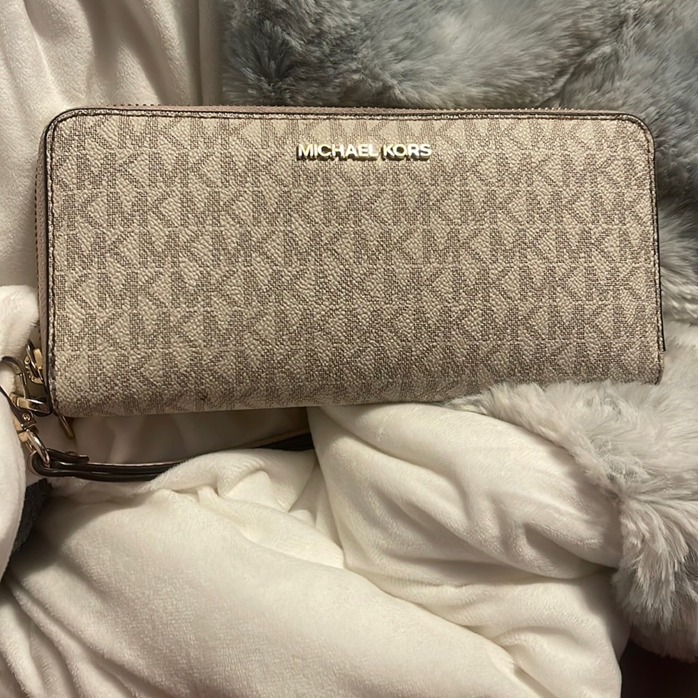 Michael Kors wallet